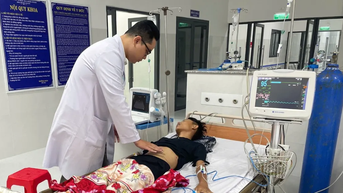 Bác sĩ Bệnh viện Bình Dân bay gấp ra Côn Đảo cứu người bệnh