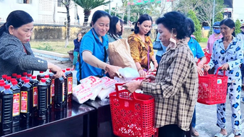 A União das Mulheres da comuna de Van Ninh organizou um mercado de Tet com "custo zero".