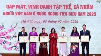 แนวร่วมปิตุภูมิเวียดนามให้ความสำคัญและซาบซึ้งในคุณูปการอันล้ำค่าของชาวเวียดนามในต่างแดนเสมอมา