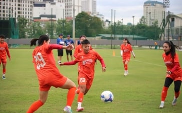 គ្រូ​បង្វឹក Mai Duc Chung៖ ស្មារតី​ហ្វឹក​ហាត់​ជួយ​ក្រុម​ឲ្យ​មាន​គោលដៅ​ទទួល​បាន​លទ្ធផល​ល្អ​បំផុត​នៅ​ស៊ីហ្គេម ៣៣