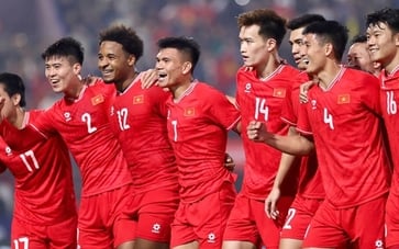 Nguyen Xuan Son ត្រលប់​មក​ក្រុម​វៀតណាម​វិញ​ហើយ​ក្រោយ​របួស​បាក់​ជើង