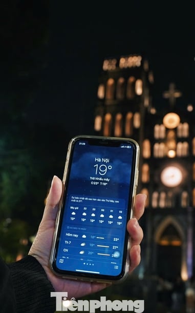 Gió lạnh 'chạm phố', người Hà Nội rủ nhau check-in đầu mùa