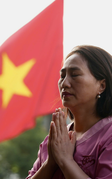 Hơn 18.000 ngôi chùa cả nước cử chuông trống bát nhã cầu quốc thái dân an sáng nay