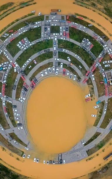 Cảnh tượng 'xứ Huế thơ mộng' giữa bốn bề biển nước nhìn từ trên cao