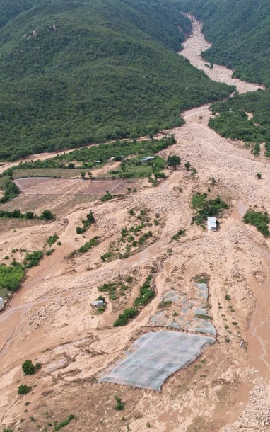 [Ảnh] Lâm Đồng: Hình ảnh thiệt hại sau vụ hồ nước nghi bị vỡ ở Tuy Phong