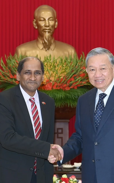 [Ảnh] Tổng Bí thư Tô Lâm tiếp Đại sứ Singapore Jaya Ratnam
