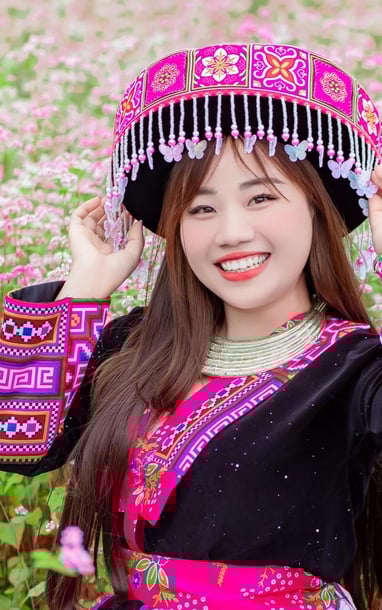 Mùa hoa tam giác mạch nở rộ, thiếu nữ rủ nhau lên Đồng Văn săn ảnh đẹp