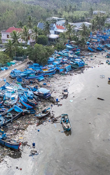[Ảnh] "Nghĩa địa tàu bè" trên Vịnh Xuân Đài