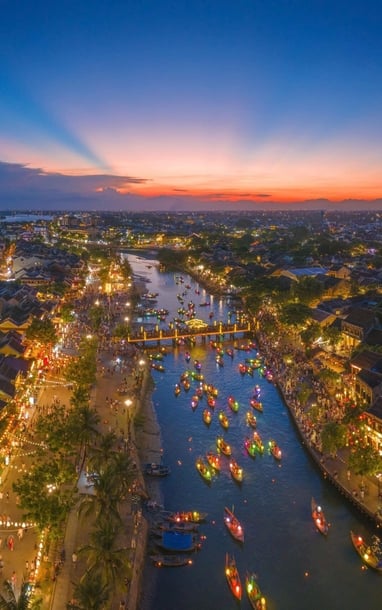 Tour du lịch mới ở Hội An: Ngắm phố cổ tuyệt đẹp từ dù lượn