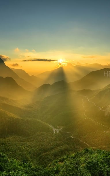 Khám phá điểm đến ‘mặc áo ấm giữa mùa hè’ Fansipan