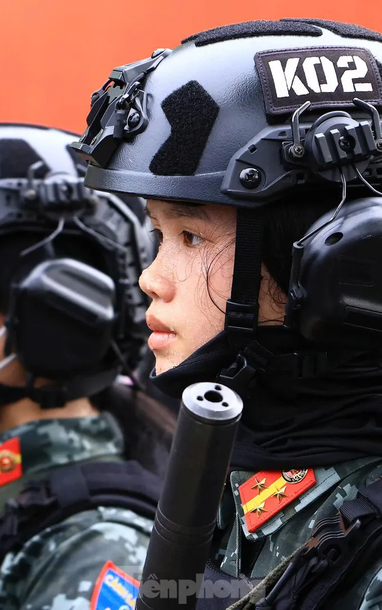 'Hoa thép' nở trên thao trường
