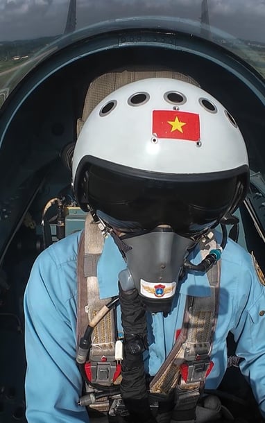 Đội hình bay của chiến đấu cơ Su-30MK2 làm chủ bầu trời hướng tới 2/9