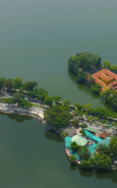 Trung tâm Hà Nội đặc biệt, nhìn từ trực thăng quân sự