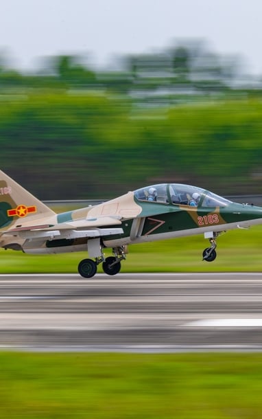 Biên đội Yak-130 sẵn sàng trình diễn sức mạnh không quân trên bầu trời Hà Nội