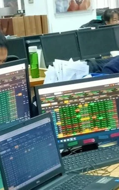 에너지주 활발 거래, VN지수 6포인트 이상 상승