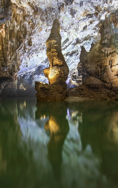 Bên trong 4.500 m lòng động Phong Nha