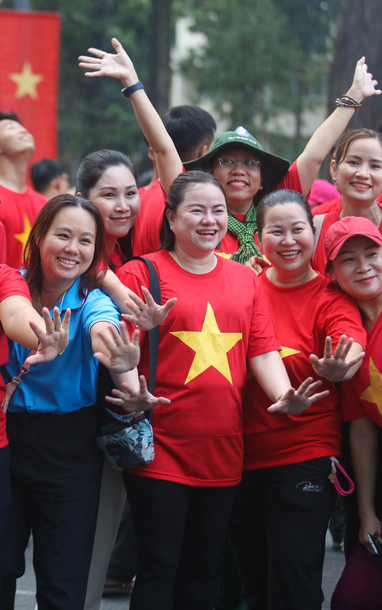6.000 người đi bộ hưởng ứng chương trình "Cùng Việt Nam tiến bước"