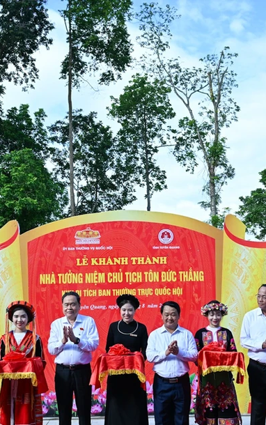 [Ảnh] Chủ tịch Quốc hội Trần Thanh Mẫn dự Lễ khánh thành Nhà tưởng niệm Chủ tịch Tôn Đức Thắng