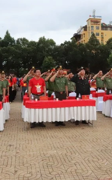 Hàng chục nghìn bước chân của nhân dân tỉnh Đắk Lắk “Cùng Việt Nam tiến bước” vào kỷ nguyên mới