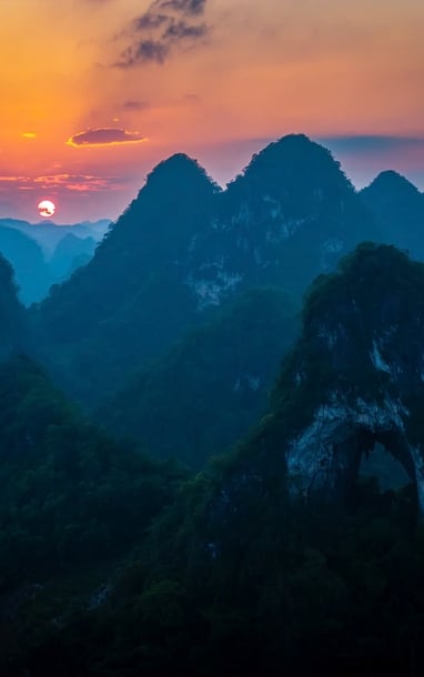 Khách Tây lần đầu phượt xuyên Việt: Không ngờ Việt Nam rộng lớn đến thế