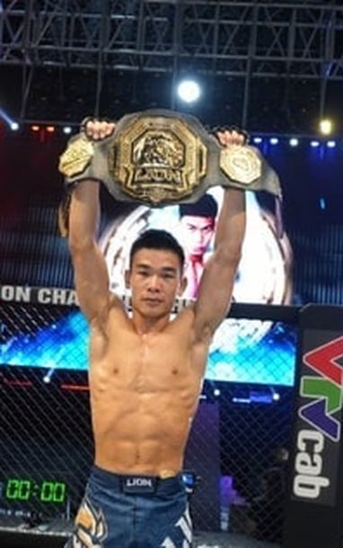 LION 챔피언십 25: Tran Ngoc Luong이 Van Tuan을 물리치고 60kg 챔피언십 벨트를 획득했습니다.