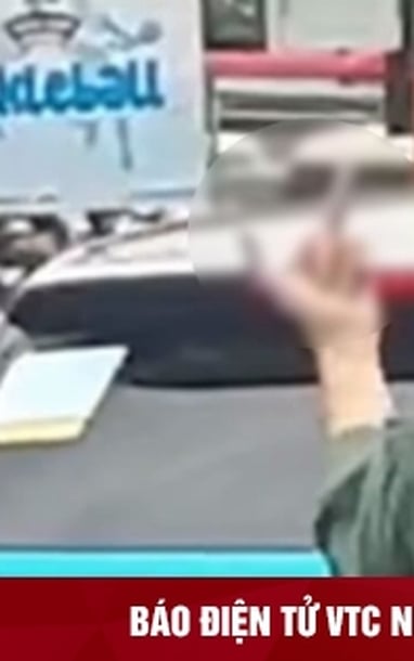 A80 차량 행렬이 지나갈 때 학생 3명이 불쾌한 행동을 한 후 가족들은 무엇이라고 말했나요?
