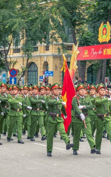Hạnh phúc từ bình yên: Lá chắn thép của Thủ đô