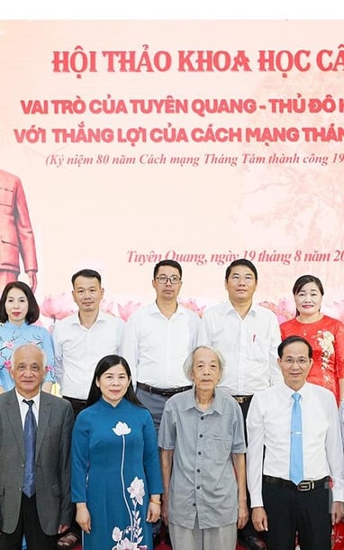 과학 워크숍 “1945년 8월 혁명 승리에서 해방구의 수도인 투옌꽝의 역할”