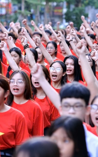 Người dân hân hoan chào đón đại lễ kỷ niệm 80 năm Quốc khánh 