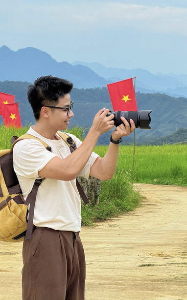 Check in con đường cờ đỏ sao vàng giữa đồng lúa Sơn La dịp Quốc khánh