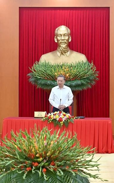 [Ảnh] Tổng Bí thư Tô Lâm chủ trì làm việc với Ban Thường vụ Đảng ủy Bộ Ngoại giao