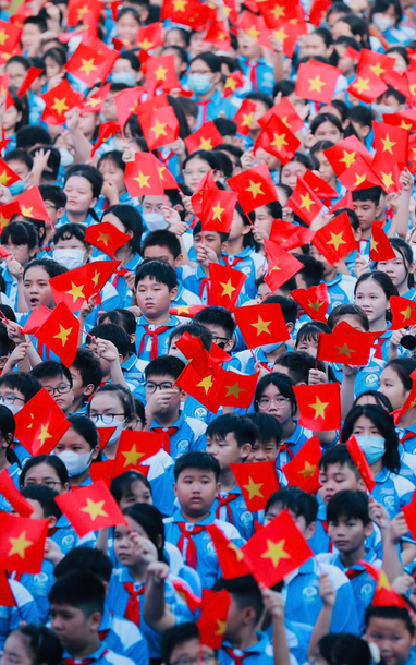 26 triệu học sinh, sinh viên đồng loạt hát Quốc ca đón năm học mới