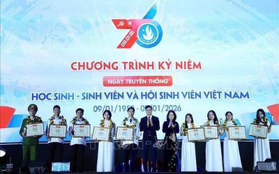 Tuyên dương học sinh, sinh viên tiêu biểu nhân kỷ niệm 76 năm Ngày truyền thống Hội Sinh viên Việt Nam