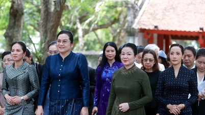 Phu nhân Thủ tướng Lê Minh Hưng cùng phu nhân Thủ tướng 3 nước thăm Văn Miếu - Quốc Tử Giám