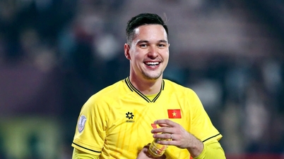 Goalkeeper Nguyen Filip successfully 'overcame his curse' by defeating Indonesia, wants to win the AFF Cup