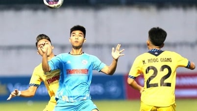 U.21 PVF-CAND gây sốc
