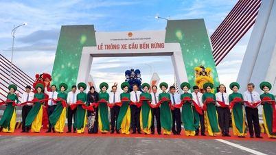 Le président de l'Assemblée nationale assiste à la cérémonie d'ouverture du pont Ben Rung reliant Hai Phong à Quang Ninh