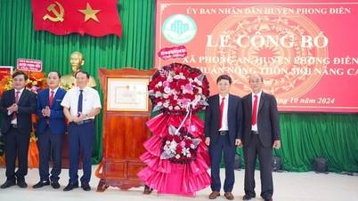 ការប្រជុំថ្នាក់ឃុំលើកកំពស់ស្តង់ដារជនបទថ្មីនៅទីក្រុង Hue មានប្រាក់ចំណូលជាមធ្យមក្នុងមនុស្សម្នាក់ ៦០លានក្នុងមួយឆ្នាំ។