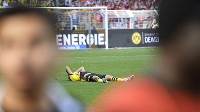HLV của Dortmund rưng rưng nước mắt nói về 'kết thúc không có hậu'