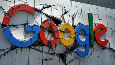 US considers splitting Google
