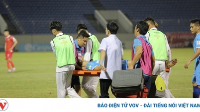 Cựu tuyển thủ Việt Nam bất tỉnh trên sân đấu hạng Nhất Quốc gia