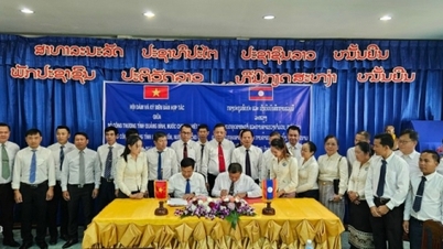Quảng Bình-Khăm Muộn: Hội đàm và ký kết Biên bản hợp tác lĩnh vực Công Thương