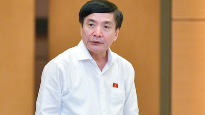 การปลดเลขาธิการรัฐสภา บุ้ย วัน เกวง