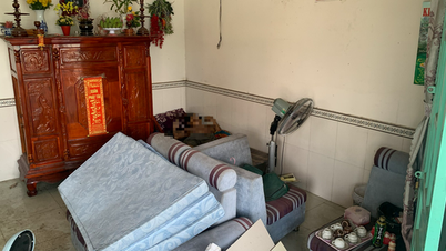 អ្នកជិតខាង​បាន​យក​អាហារ​មក​ដល់​ផ្ទះ​ក៏​ប្រទះ​ឃើញ​បុរស​នោះ​ស្លាប់​បាត់​ទៅ​ហើយ ។