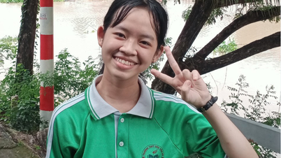 និស្សិតស្រី Dong Thap ទទួលបានពិន្ទុ ១០ ផ្នែកអក្សរសាស្ត្រ៖ មានថ្ងៃដែលនាងសិក្សាច្រើនរហូតភ្លេចញ៉ាំអាហារ
