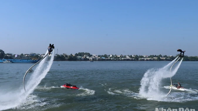 [Ảnh] Mãn nhãn với màn biểu diễn Fly Board trên sông Đồng Nai