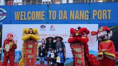 Đà Nẵng rộn ràng đón hàng nghìn du khách “xông đất” năm mới 2025
