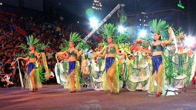 Ha Long Carnival 2024៖ ជា​លើក​ដំបូង​ដែល​មាន​ការ​សម្ដែង​ផ្ទាល់ និង​ពិធីបុណ្យ​នៅ​លើ​សមុទ្រ