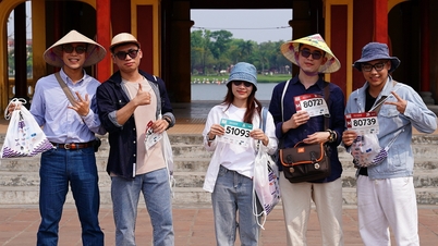 ក្រុម​មិត្ត​ជិត​ស្និទ្ធ​រត់​ម៉ារ៉ាតុង Hue ព្រោះ 'មេដាយ​ស្អាត​ពេក'