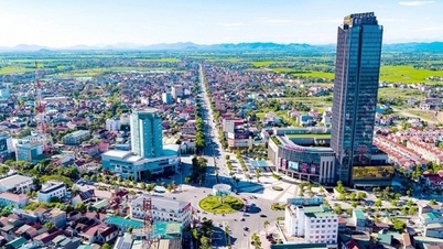 តម្លៃ​ដី​ឡើង​ថ្លៃ ផ្ទះល្វែង​បង្ហាញ​សញ្ញា​នៃ​ការ​ធ្លាក់​ចុះ​ដោយ​សារ​ការ​រង់ចាំ​មើល​ចិត្ត​គំនិត​របស់​អ្នក​ទិញ